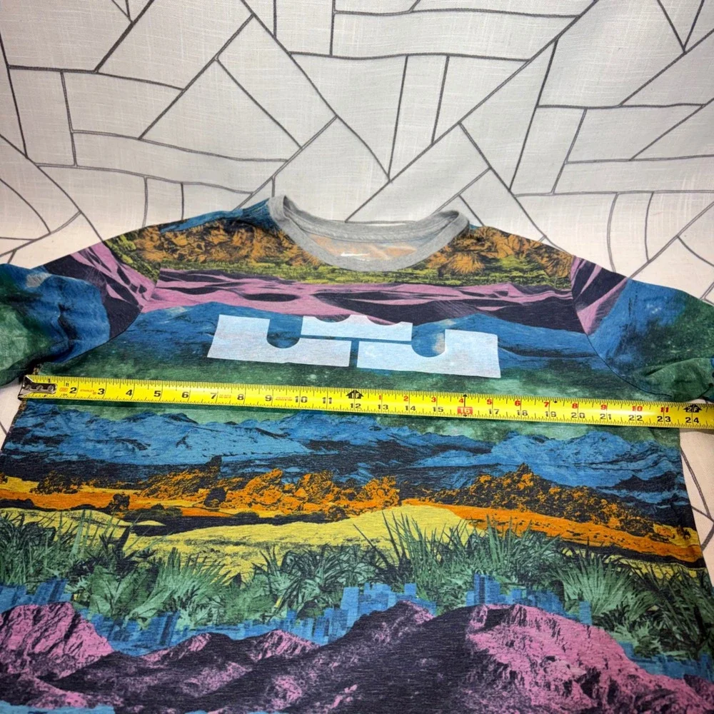 Nike LeBron James T-Shirt XL Multicolor All Over Print Landscape Crown Logo